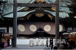 Hàn Quốc chỉ trích Thủ tướng Nhật Bản gửi đồ lễ tới đền Yasukuni 