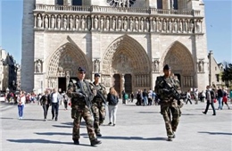 Pháp chặn đứng 5 âm mưu tấn công khủng bố 