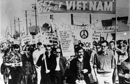 40 năm trước, các báo nước ngoài viết về Việt Nam 