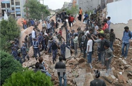 Động đất rung chuyển khắp Nam Á, gần 800 người chết