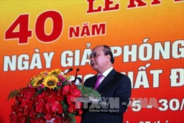 Phó Thủ tướng Nguyễn Xuân Phúc dự lễ kỷ niệm 30/4 tại Vĩnh Long