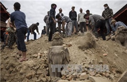 Nạn nhân thảm họa động đất tại Nepal lên tới 6.841 người