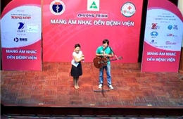 “Mang âm nhạc đến bệnh viện” Việt Đức
