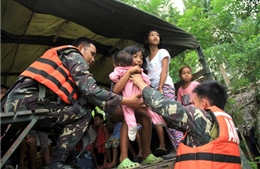 Philippines sơ tán hàng nghìn người do bão lớn