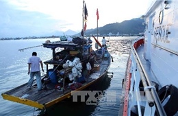 Thanh Hóa: 3 tàu cá bị gió lốc đánh chìm