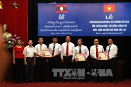 6 tập thể được tặng Huân chương, Huy chương của Lào