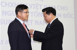 Trao tặng Huân chương Hữu nghị cho nguyên TGĐ Samsung Việt Nam