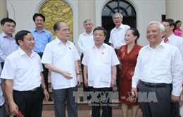 Chủ tịch Quốc hội Nguyễn Sinh Hùng tiếp xúc cử tri Hà Tĩnh