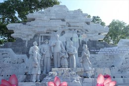 Khánh thành tượng đài &#39;Bác Hồ với nhân dân các dân tộc tỉnh Tuyên Quang&#39;