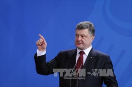 Tổng thống Poroshenko: Ukraine đang chiến tranh với Nga