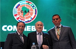 Sepp Blatter - hỗn loạn hay phát triển?