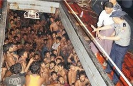 Myanmar cứu hộ thuyền chở hơn 200 người di cư
