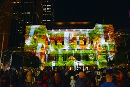 Lung linh lễ hội ánh sáng Vivid Sydney 2015     