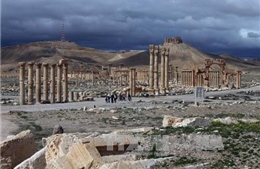 Syria không kích IS tại Palmyra