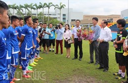 Đại sứ Việt Nam tại Singapore động viên U23 