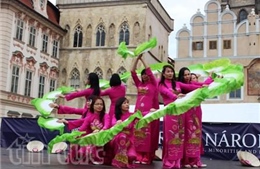 Việt Nam gây ấn tượng tại lễ hội dân tộc thiểu số ở Séc