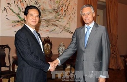 Thủ tướng Nguyễn Tấn Dũng hội kiến Tổng thống Bồ Đào Nha 