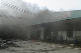 Cháy nhà máy chế biến mủ cao su tại Tây Ninh 