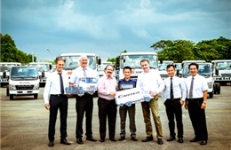 FUSO Việt Nam bàn giao xe tải cho DB Schenker