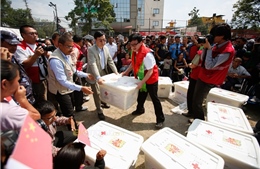 Thành Long khích lệ nạn nhân động đất Nepal