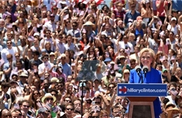 Bà Hillary Clinton chính thức khởi động chiến dịch tranh cử