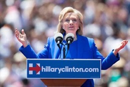 Bà Hillary Clinton và lá bài giới tính