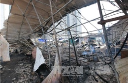 Cháy khu lán trại ở Linh Đàm, cả ngàn công nhân tháo chạy