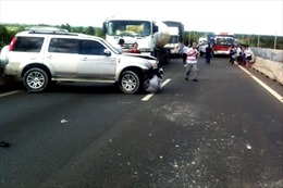 TP.HCM: Tai nạn liên hoàn trên đường cao tốc, 13 người bị thương