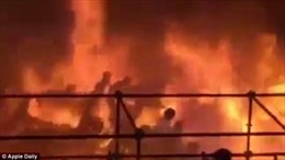 Ngọn lửa &#39;nuốt chửng&#39; đám đông ở công viên Đài Loan