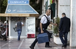  Hy Lạp đóng cửa các ngân hàng