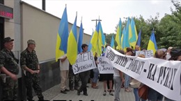 Biểu tình phản đối Mỹ can thiệp nội bộ Ukraine tại Kiev