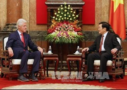 Chủ tịch nước Trương Tấn Sang tiếp nguyên Tổng thống Bill Clinton 