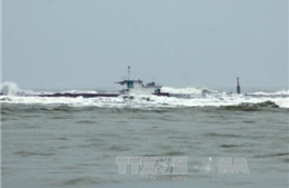 Tàu chở 3.000 tấn gạo mắc cạn trên biển Bình Thuận 