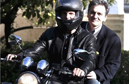 Chân dung cựu Bộ trưởng Tài chính Hy Lạp cá tính