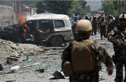 Taliban tấn công đoàn xe NATO ở Kabul 