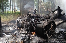 Chiến đấu cơ F-16 đâm trúng máy bay dân sự