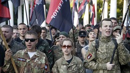 Ukraine: Cánh hữu huy động 10.000 lính ‘nghênh chiến’ với chính quyền