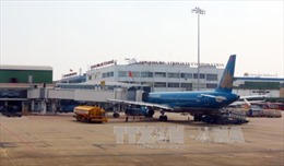 Sân bay Tân Sơn Nhất đóng cửa đường băng bị sét đánh hỏng