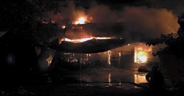 Dập tắt hỏa hoạn tại chợ Tam Nông, Đồng Tháp 