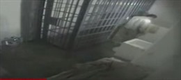 Khoảnh khắc “Gã lùn” Guzman thoát khỏi phòng giam