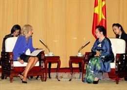 Phó Chủ tịch nước Nguyễn Thị Doan tiếp Phu nhân Phó Tổng thống Hoa Kỳ 