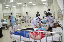 Hơn 100 công nhân nhập viện nghi do ngộ độc thức ăn 