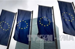 ECB bơm thêm 900 triệu euro cho Hy Lạp 