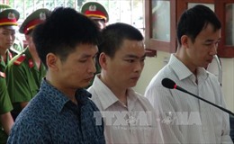 Ba bị cáo trong vụ lật cầu treo Chu Va 6 lĩnh 23 năm tù 