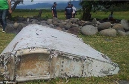 Australia "ngày càng chắc" mảnh vỡ máy bay là của MH370 