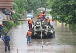 Huy động quân đội ứng cứu vùng bị ngập tại Uông Bí