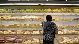 Hơn 180.000 chữ ký phản đối tiêu hủy thực phẩm cấm tại Nga
