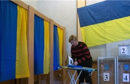 Tổng thống Ukraine không cho miền Đông bầu cử địa phương