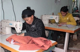 Phụ nữ Nùng An phát huy nghề dệt, may truyền thống