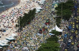 Biểu tình khắp Brazil đòi Tổng thống Rousseff từ chức